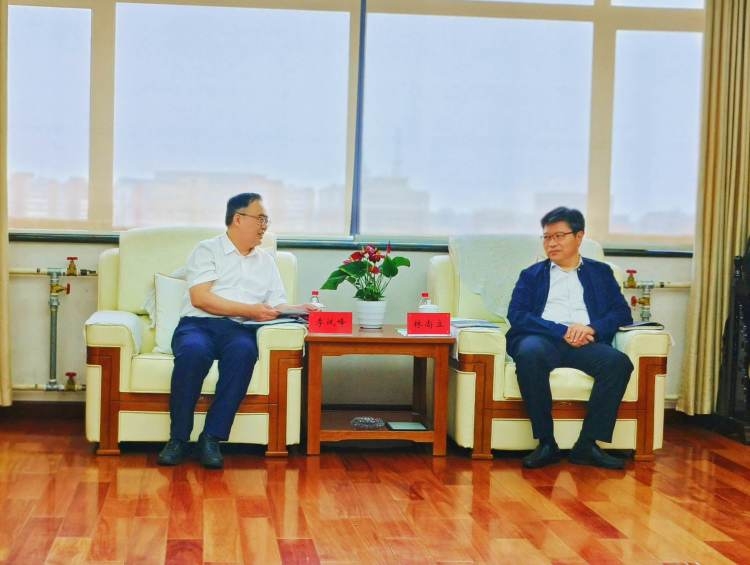 李斌峰副市长赴中国人民大学和工信部对接工作